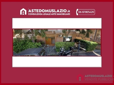 Trilocale in Vendita a Roma, 67'500€, 32 m²