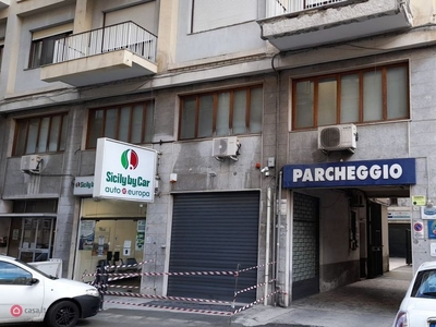 Ufficio in Affitto in Via MARIANO STABILE VIA F. CRISPI a Palermo