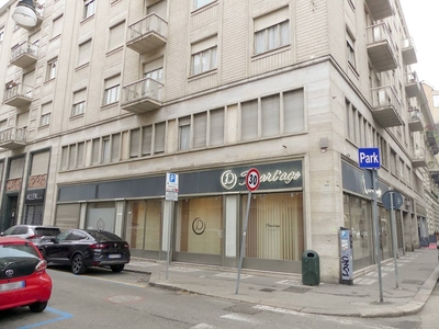 Ufficio in Vendita a Torino, zona Centro, 950'000€, 350 m²