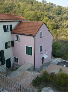 Villa a schiera in Via Molini - Vado Ligure