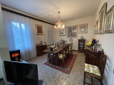 Villa bifamiliare in vendita a Treviso Fuori Mura