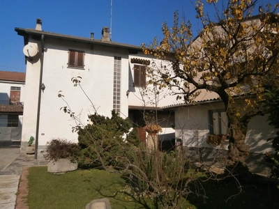 Villa in vendita a Mortara Pavia