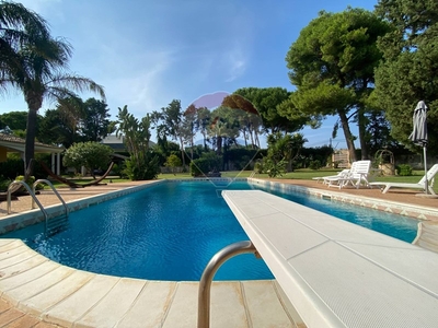 Villa in Vendita a Siracusa, zona Tremmilia, 990'000€, 409 m²