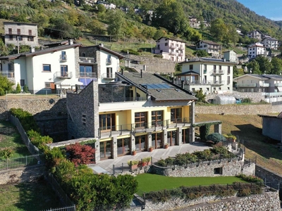 Villa in vendita a Sondrio Espasione Est