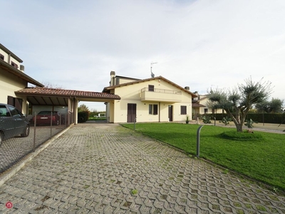Villa in Vendita in Via Osteria del Bagno 30 a Rimini