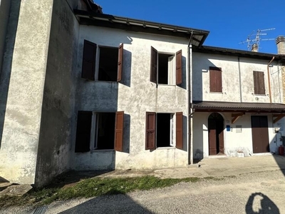 villa indipendente in vendita a Tizzano Val Parma