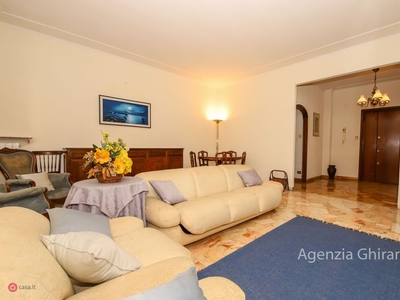 Appartamento in Affitto in Via Briscata 7 a Genova