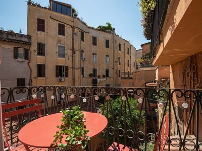 Appartamento in Affitto in Via della Scala 63 a Roma