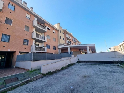 Appartamento in Via Santa Teresa Di Gallura, 21, Roma (RM)