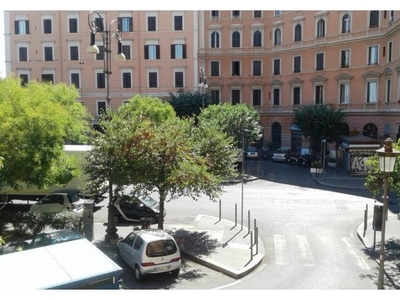 Porzione di casa in affitto a Roma, Zona Romanina, Piazzale Tiburtino 12