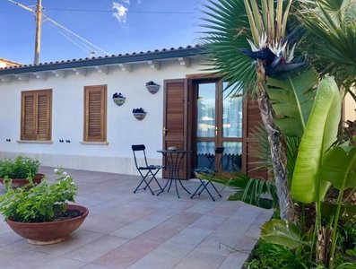 Casa a Alcamo con giardino, barbecue e terrazza