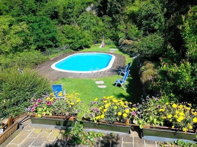 Casa a Fosdinovo con barbecue e piscina