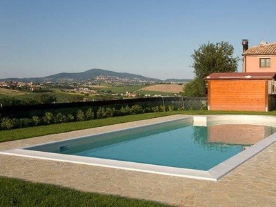 Casa a Osimo con piscina