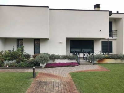 Casa Bi - Trifamiliare in Vendita a Stra