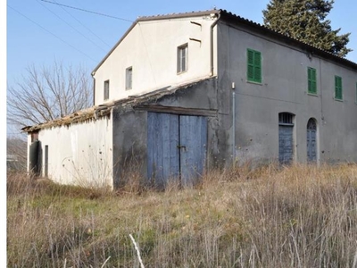 Rustico/Casale in vendita a Sant'Ippolito