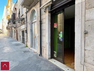 Locale commerciale in Corso Cavour