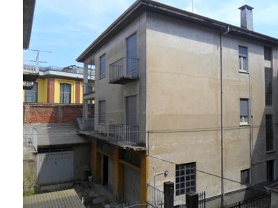 Palazzo/Stabile in vendita a Novara, Zona Sant'Andrea
