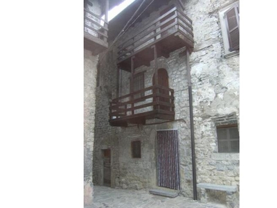 Porzione di casa in vendita a Sant'Omobono Terme, Frazione Selino Alto