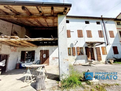 Rustico-Casale-Corte in Vendita ad Mussolente - 180000 Euro