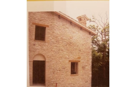 Rustico/Casale in vendita a Pieve Torina, Seggiole 14