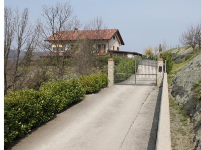 Villa in vendita a Montechiaro d'Acqui, Frazione Montechiaro Piana