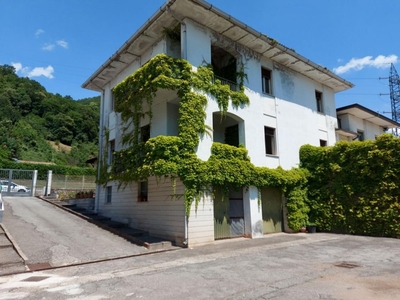 Villa in vendita a Vestone
