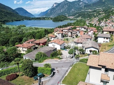 Prestigiosa villa di 262 mq in vendita, Carlazzo, Italia