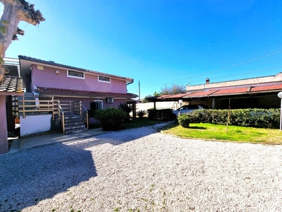 Villa in Via Rovito 119, Nettuno, 8 locali, 3 bagni, giardino privato