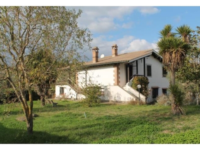 Casa indipendente in vendita a Canale Monterano