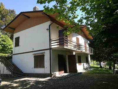 villa in vendita a Castel d'Aiano