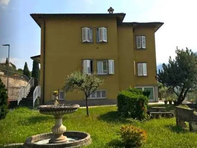 Appartamento in vendita a Lovere Bergamo