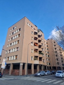 Appartamento in vendita a Milano Cenisio