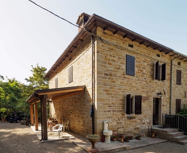 Casa semi indipendente in vendita a Montefiorino Modena Vitriola