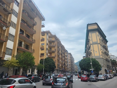 Appartamento in vendita a Salerno Centro