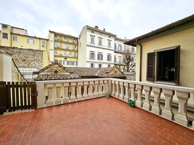 Appartamento in Vendita in Piazza Ognissanti a Firenze