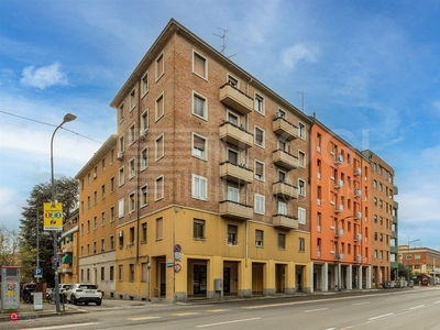Appartamento in Vendita in Via Emilia Ponente 38 a Bologna