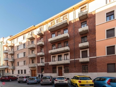 Appartamento in Vendita in Via Giuseppe Piazzi 30 a Torino