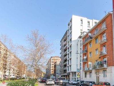 Appartamento in Vendita in Viale Carlo Troya 21 a Milano