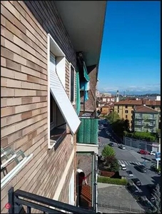 Appartamento in Vendita in Viale Mario Rapisardi a Milano