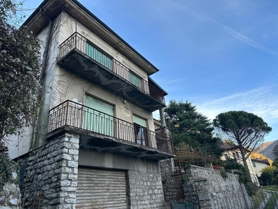 Appartamento in Via Per Bellagio, 7, Asso (CO)