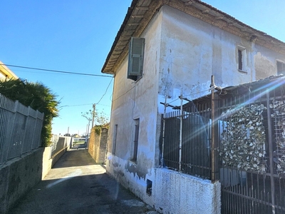 Casa indipendente 4 locali di 78 m² in Albenga