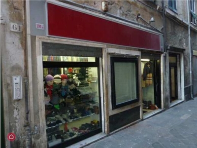 Negozio/Locale commerciale in Vendita in Via di Prè a Genova