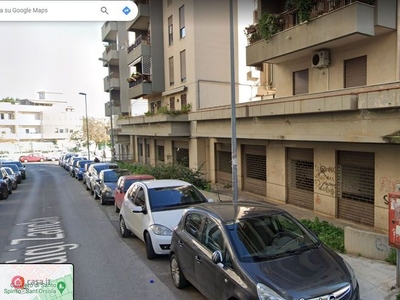 Negozio/Locale commerciale in Vendita in Via Luigi Zancla a Palermo