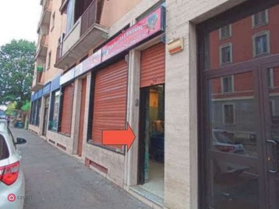 Negozio/Locale commerciale in Vendita in Viale Giovanni Suzzani 250 a Milano