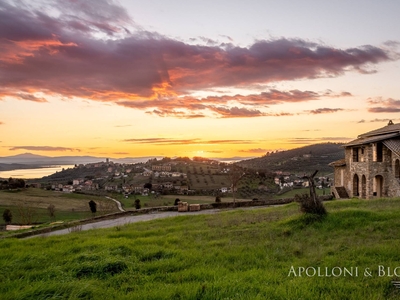 Rustico vista lago a Magione