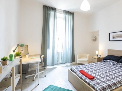 Stanza in affitto in un appartamento con 2 camere da letto a Moscova, Milano