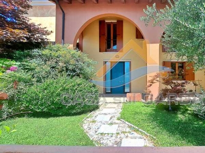 Villa a Schiera in Vendita ad Valeggio sul Mincio - 320000 Euro