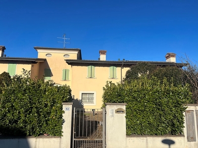 Villa a schiera in Via Falcone, 52, Castenedolo (BS)