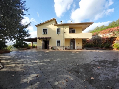 villa in vendita a Caiazzo