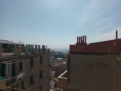 Appartamento - Più di 5 locali a Cornigliano, Genova